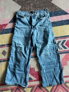 Light Blue Women’s Wide-Leg High-Rise Jeans